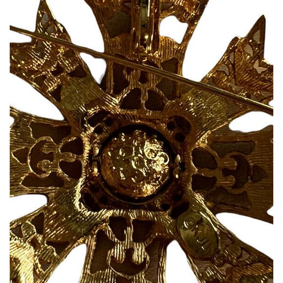 KJL maltese Cross Kenneth Jay Lane Rotating center pin brooch gold tone - Picture 5 of 10